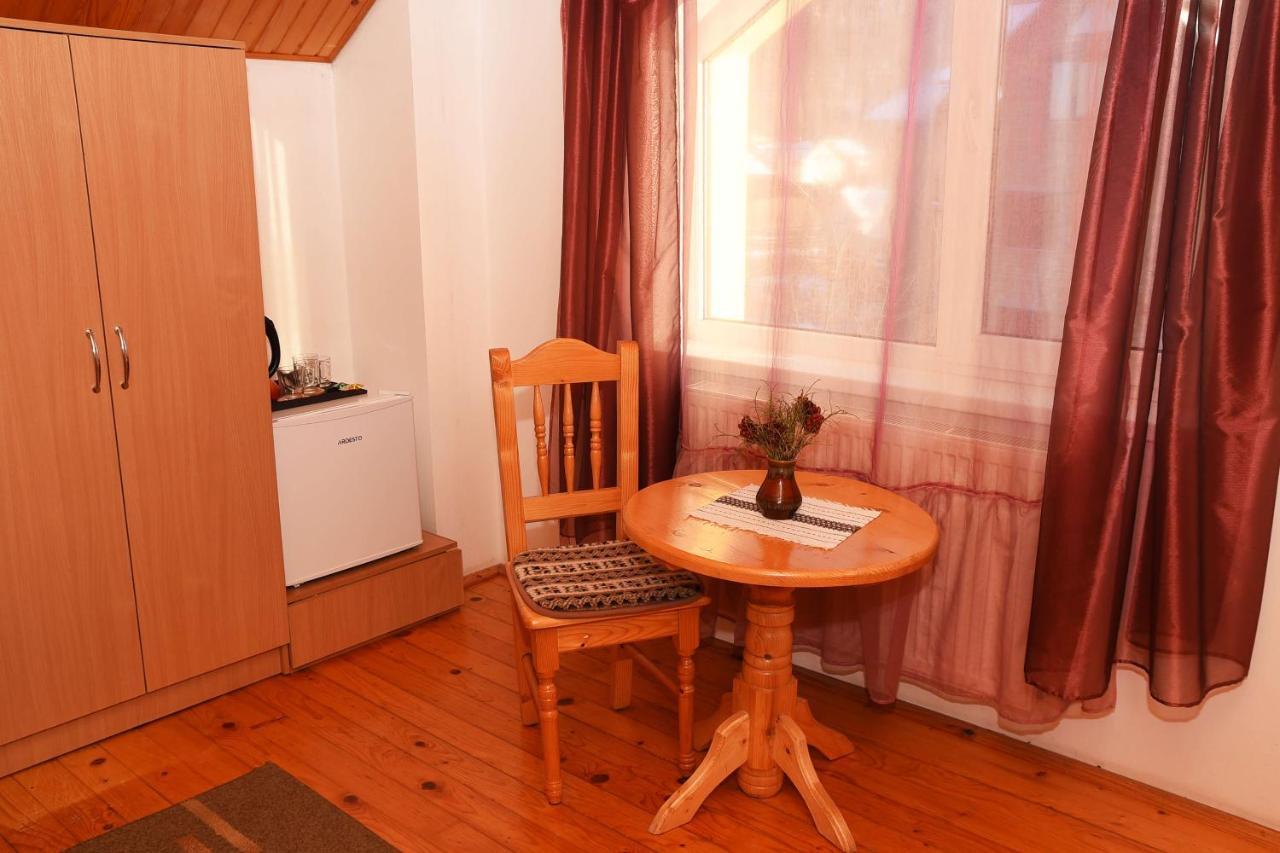 Oskolok Dovbusha Mini-Hotel Jaremtje Exteriör bild