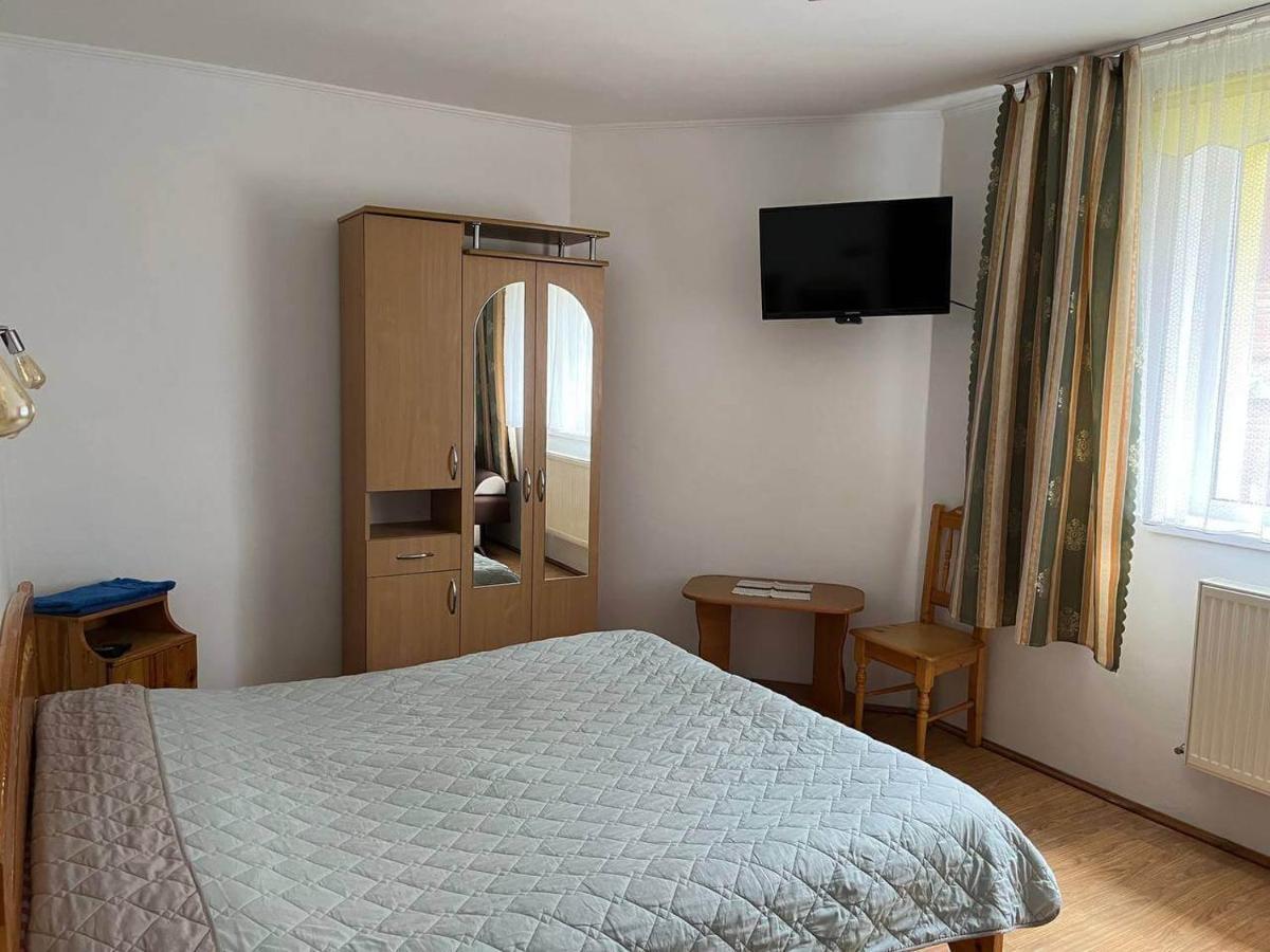 Oskolok Dovbusha Mini-Hotel Jaremtje Exteriör bild