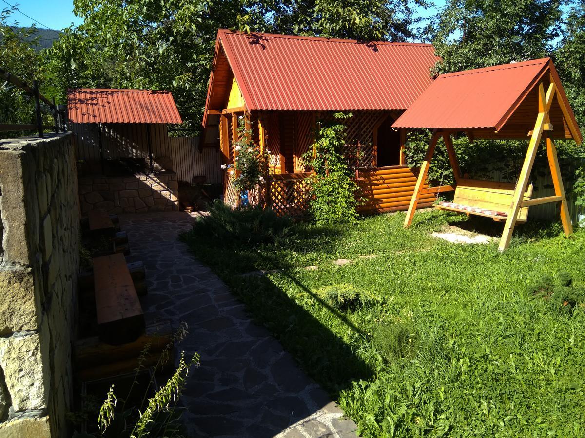 Oskolok Dovbusha Mini-Hotel Jaremtje Exteriör bild